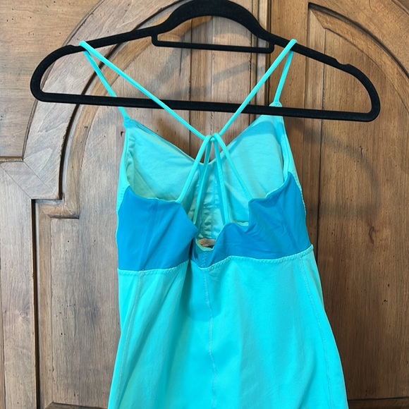 Lululemon tank - Picture 2 of 4
